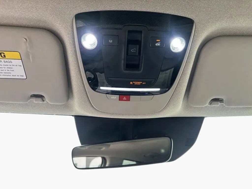 Used 2023 Kia Niro SX Touring FWD image 18