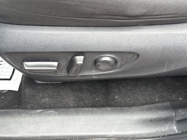 Used 2025 Toyota RAV4 XLE FWD image 14