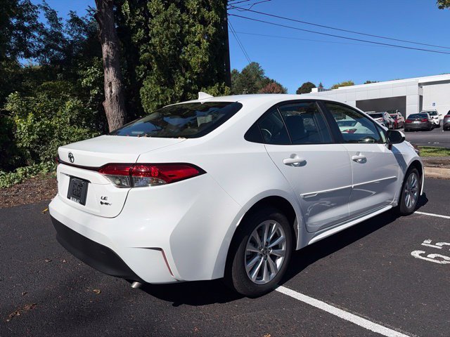 Used 2026 Toyota Corolla LE w/ LE Premium Package FWD image 4