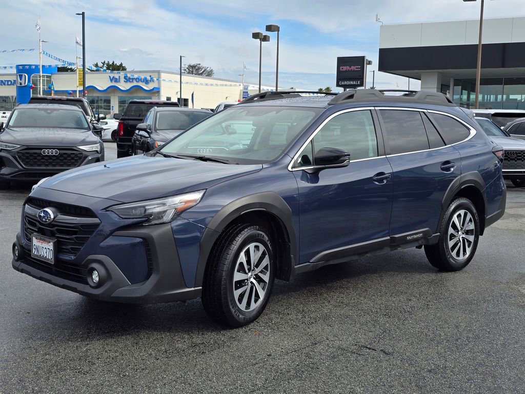 Used 2025 Subaru Outback Premium image 2