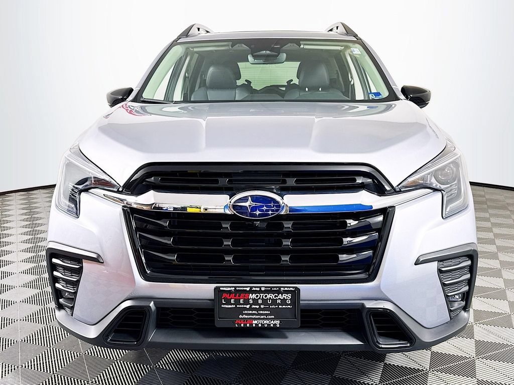 Used 2025 Subaru Ascent Limited AWD/4WD image 2