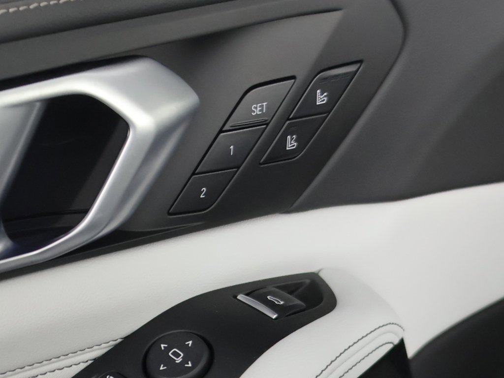 Used 2024 BMW X5 xDrive40i w/ M Sport Package image 40