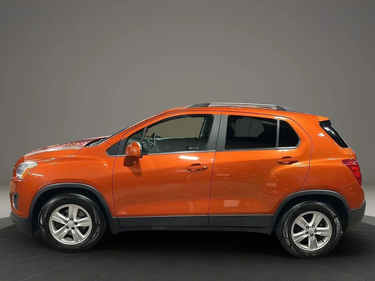 Used 2016 Chevrolet Trax LT image 2