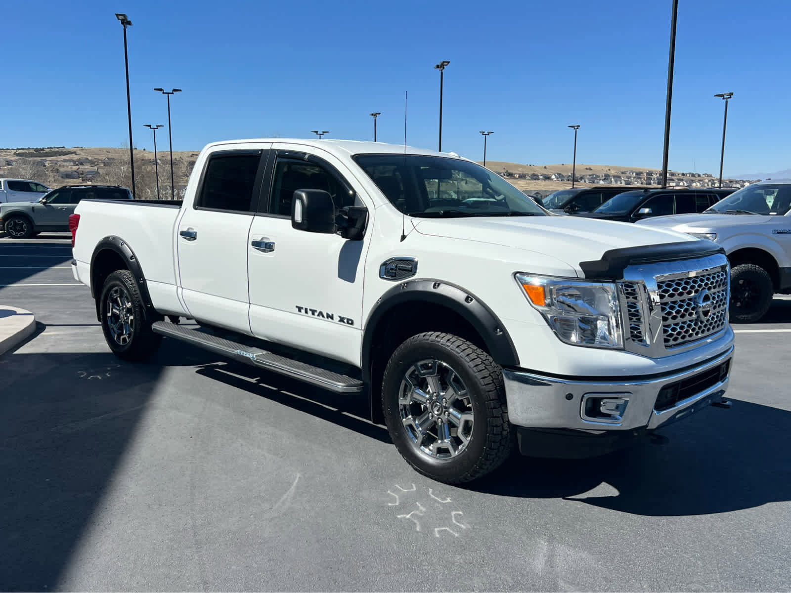 Used 2017 Nissan Titan SV AWD/4WD image 5