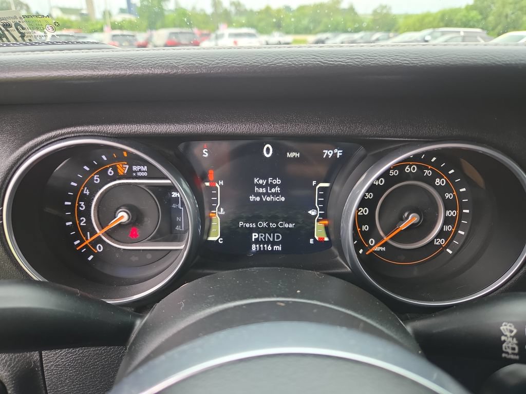 Used 2018 Jeep Wrangler Unlimited Sahara w/ Cold Weather Group AWD/4WD image 14