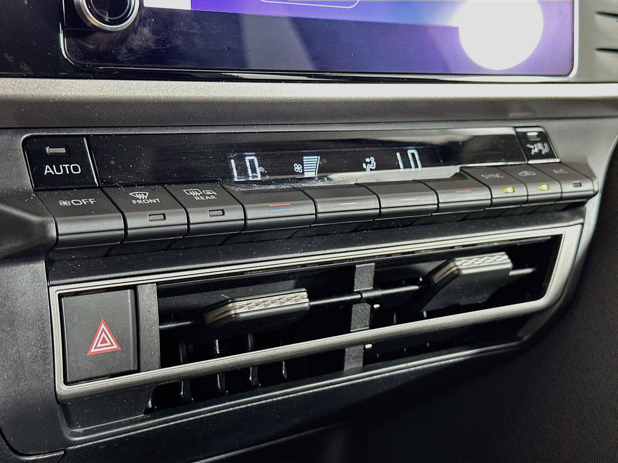 Used 2025 Toyota Camry LE FWD image 24