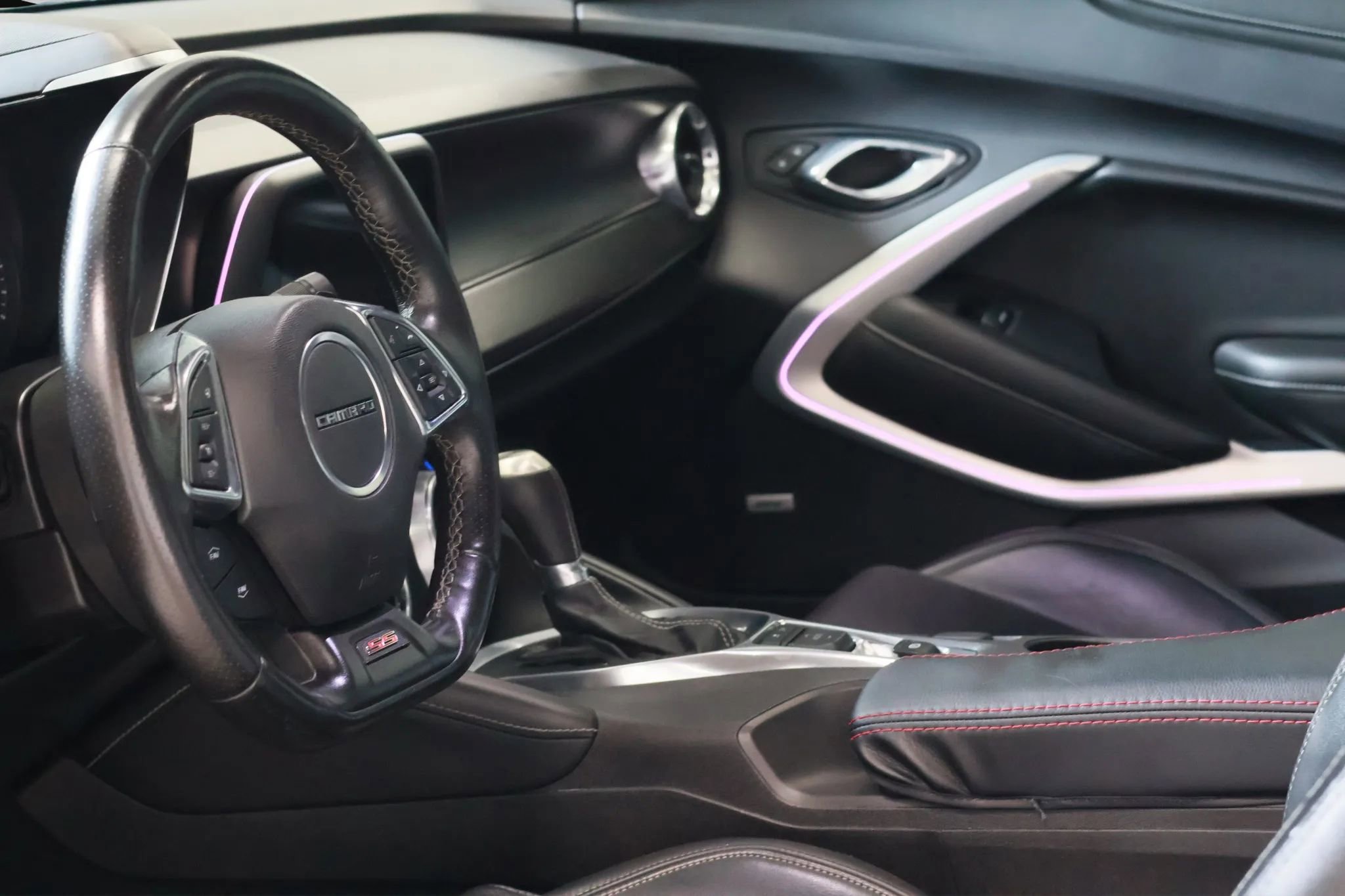 Used 2016 Chevrolet Camaro SS image 13