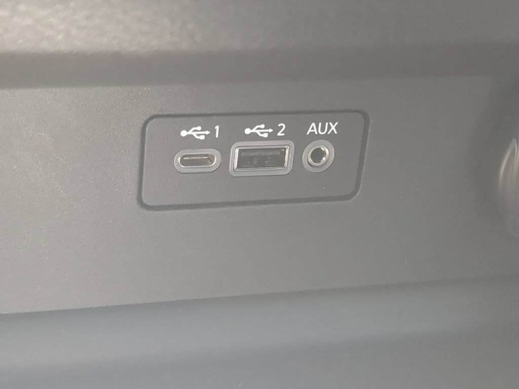Used 2025 Nissan Altima 2.5 SV FWD image 18