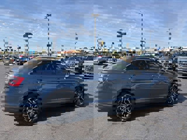 Used 2018 Ford Taurus SHO w/ Driver Assist Package image 4