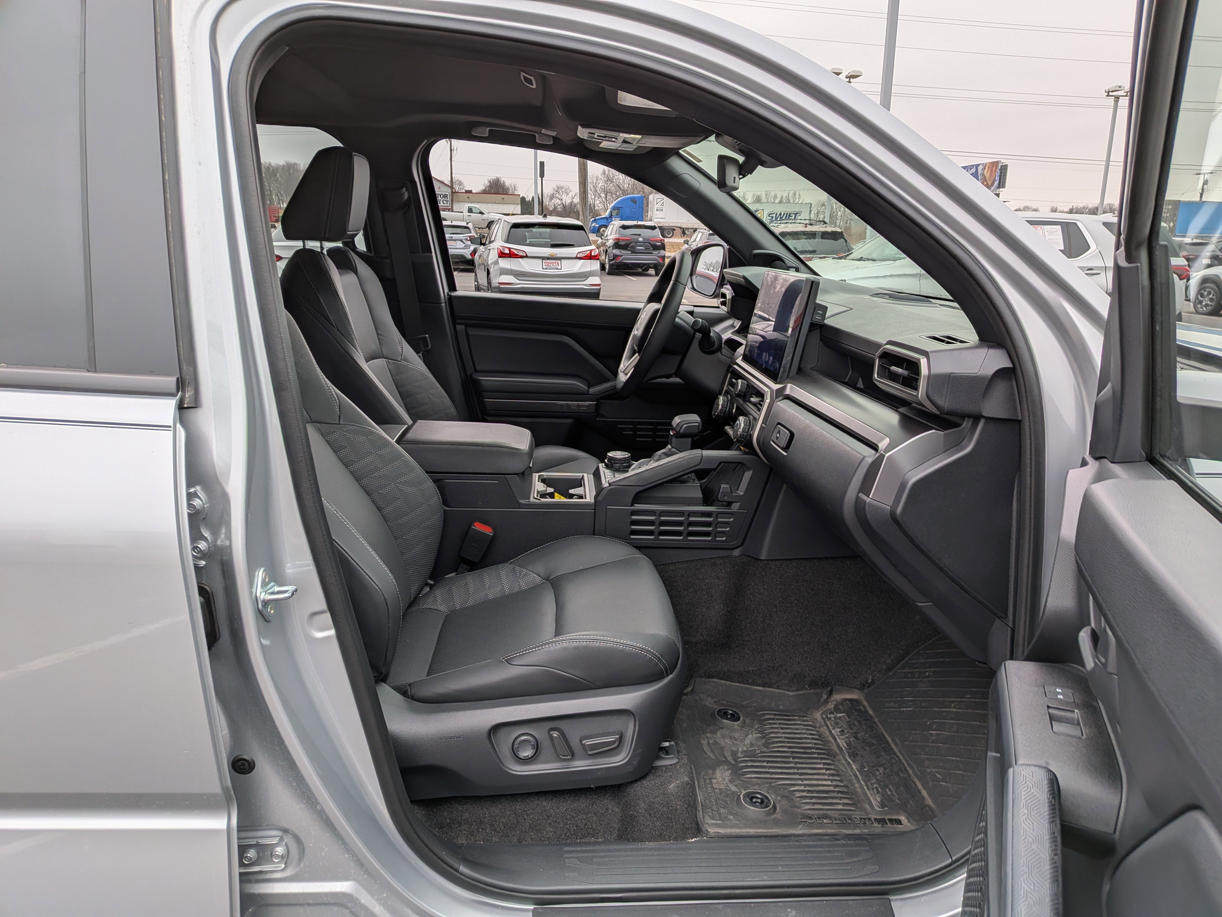 Certified 2025 Toyota 4Runner TRD Off-Road Premium image 23