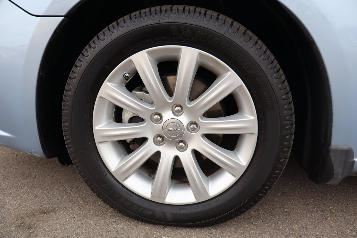 Used 2014 Chrysler 200 Limited FWD image 39