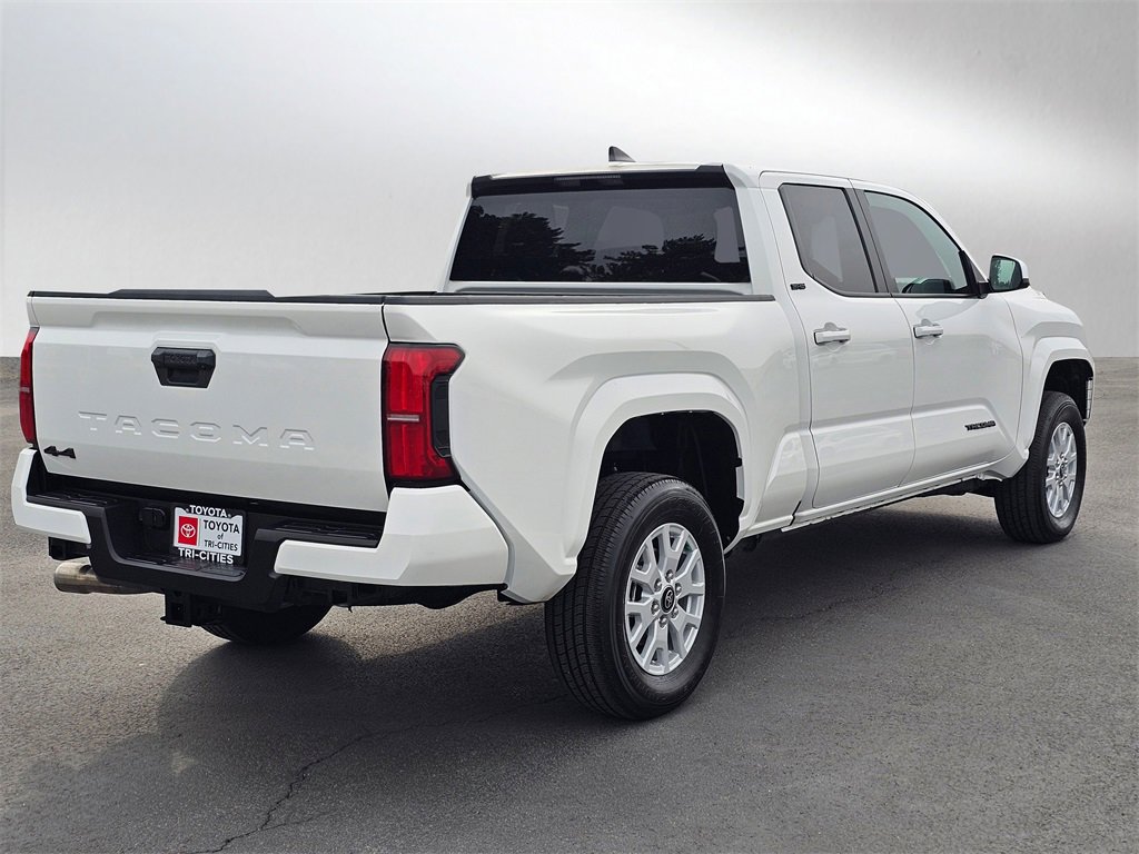Used 2025 Toyota Tacoma SR5 image 5