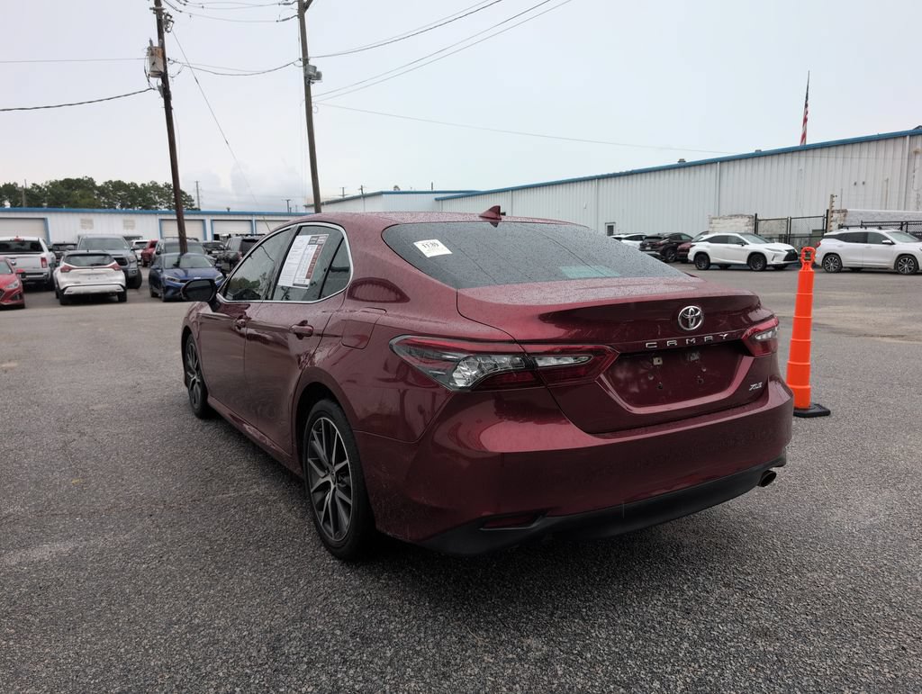 Used 2021 Toyota Camry XLE FWD image 6