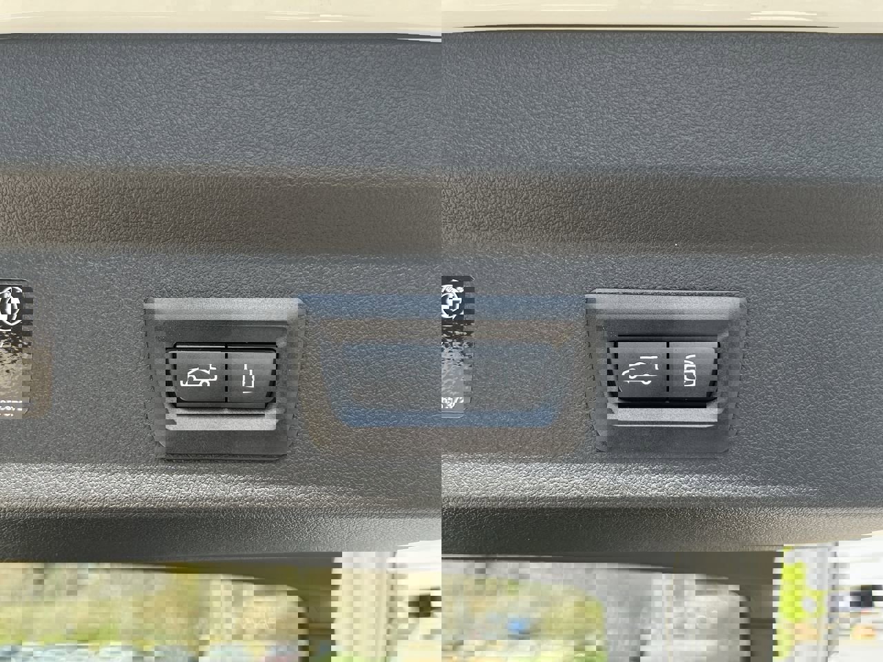 Certified 2025 BMW X2 xDrive28i image 33