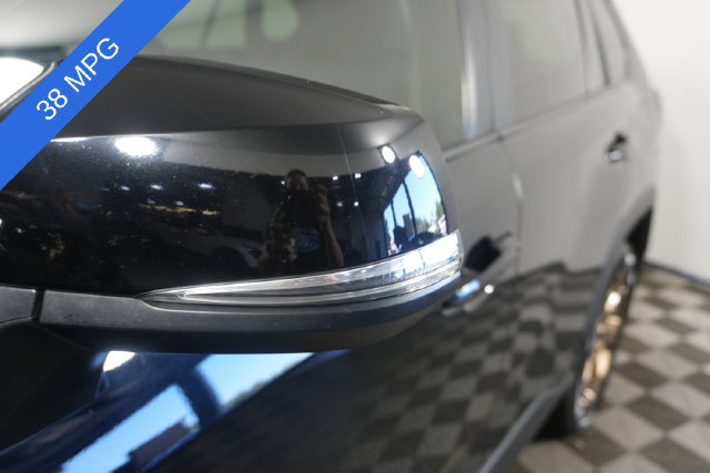Used 2024 Toyota RAV4 AWD Hybrid image 18