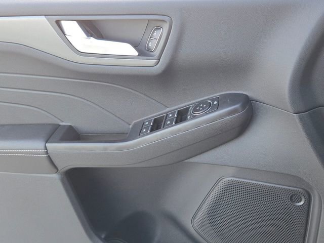 New 2025 Ford Escape SE image 15