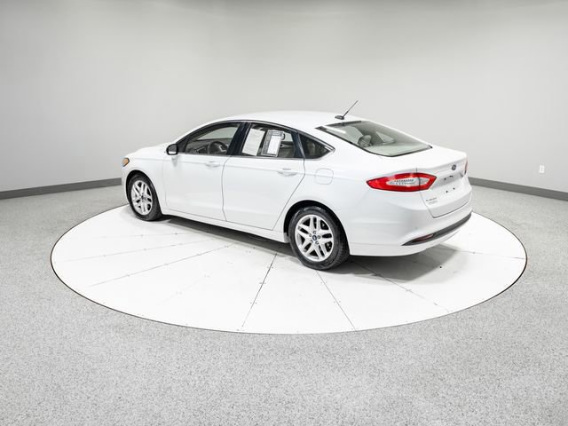 Used 2016 Ford Fusion SE FWD image 26