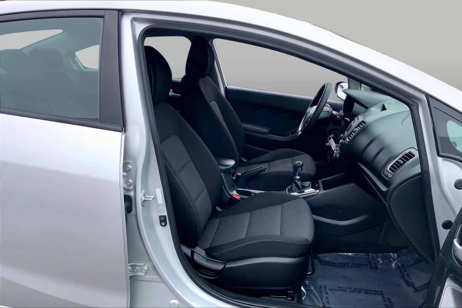 Used 2017 Kia Forte LX FWD image 9
