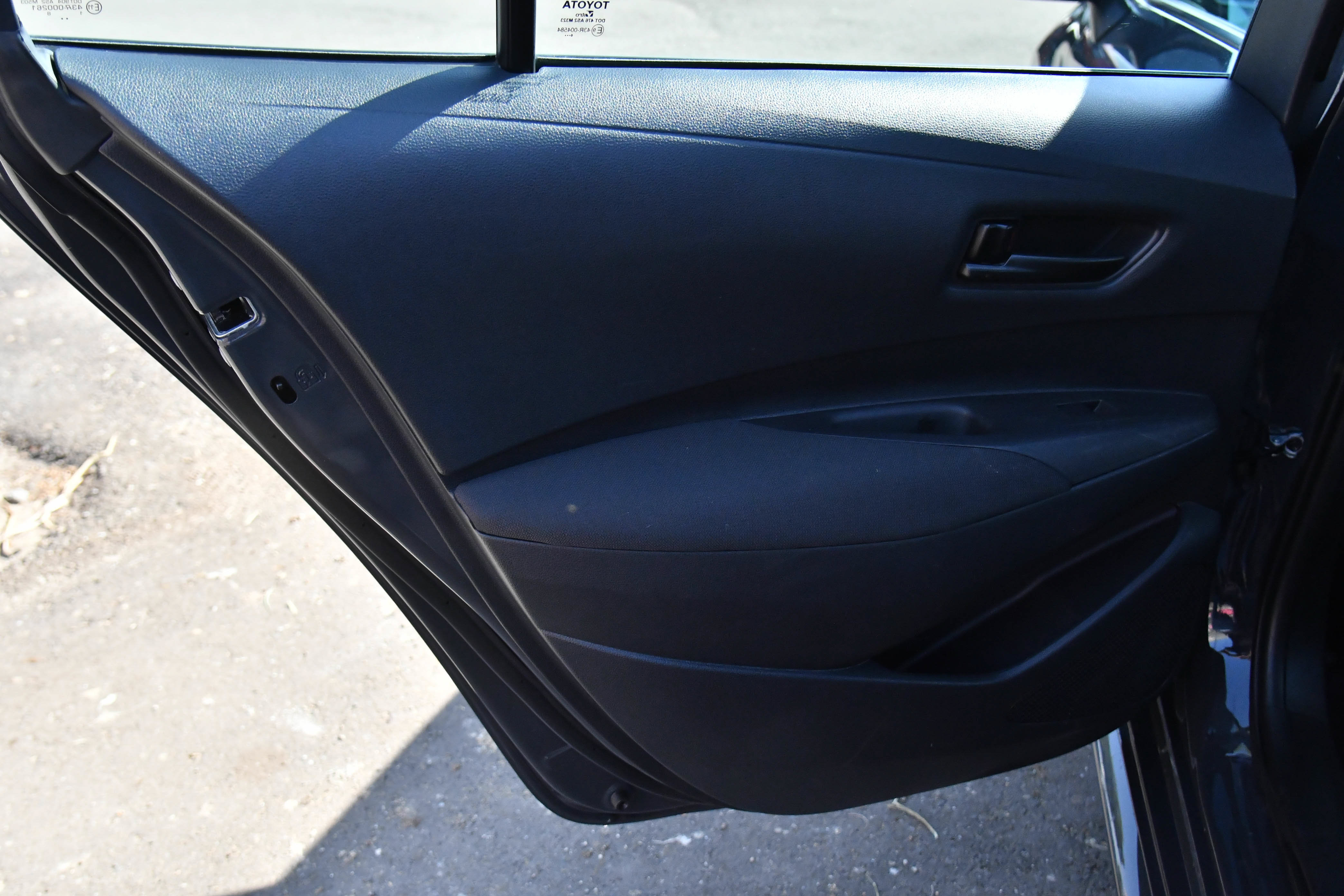 Used 2025 Toyota Corolla LE FWD image 33