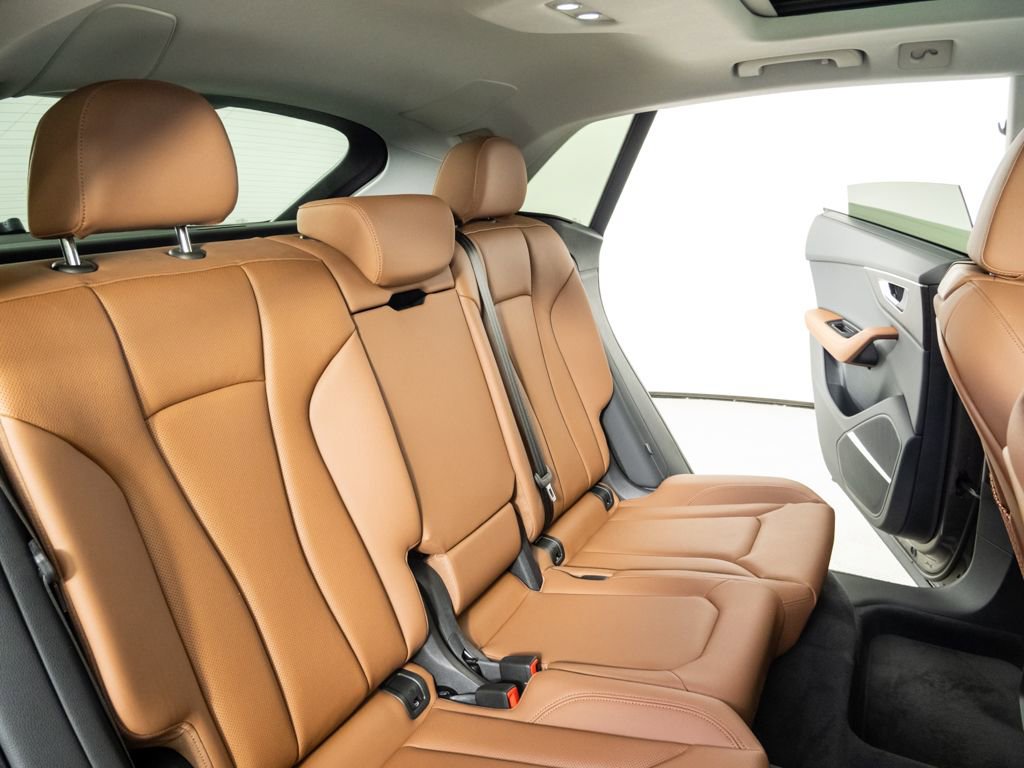 Used 2022 Audi Q8 Premium Plus w/ Premium Plus Package image 22