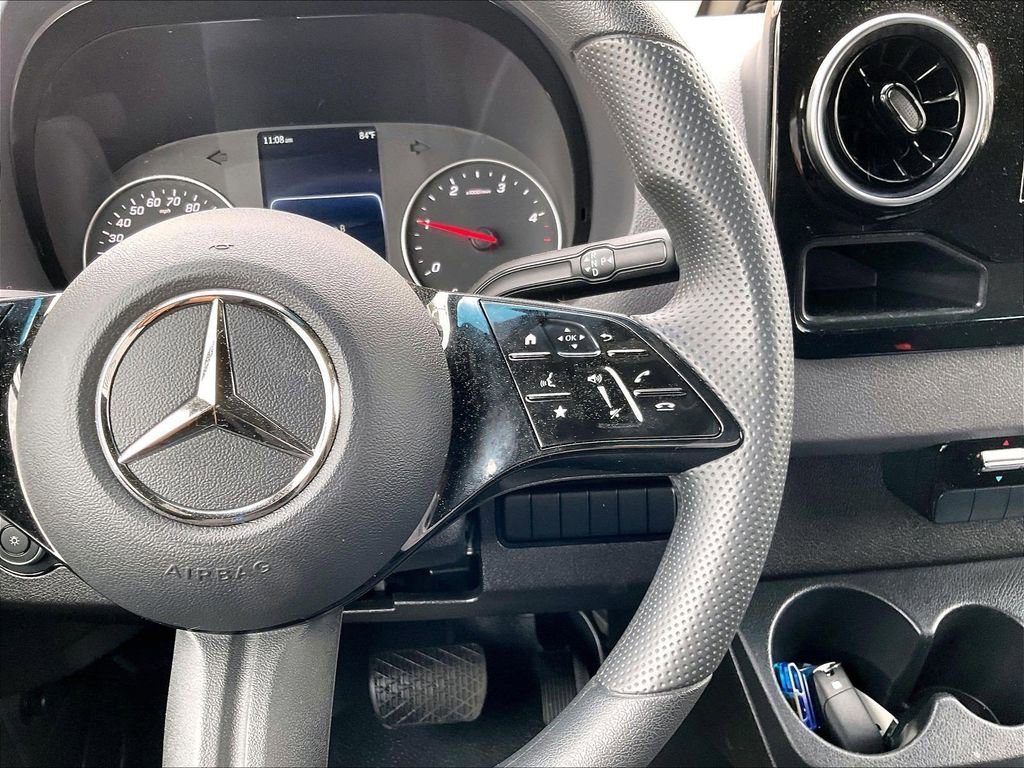 Used 2025 Mercedes-Benz Sprinter 2500 image 24