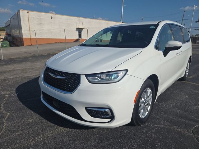 Used 2023 Chrysler Pacifica Touring-L