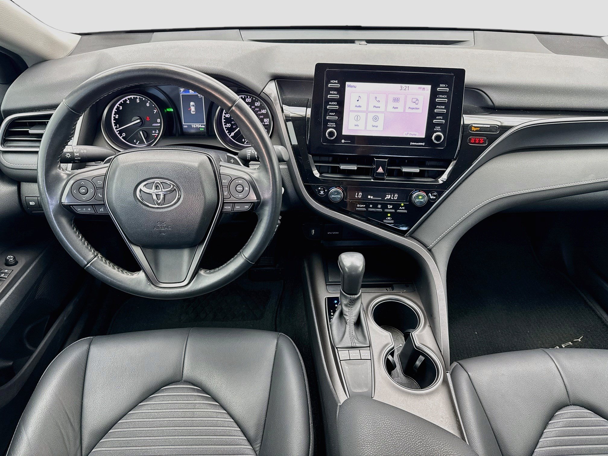 Used 2024 Toyota Camry SE FWD image 14