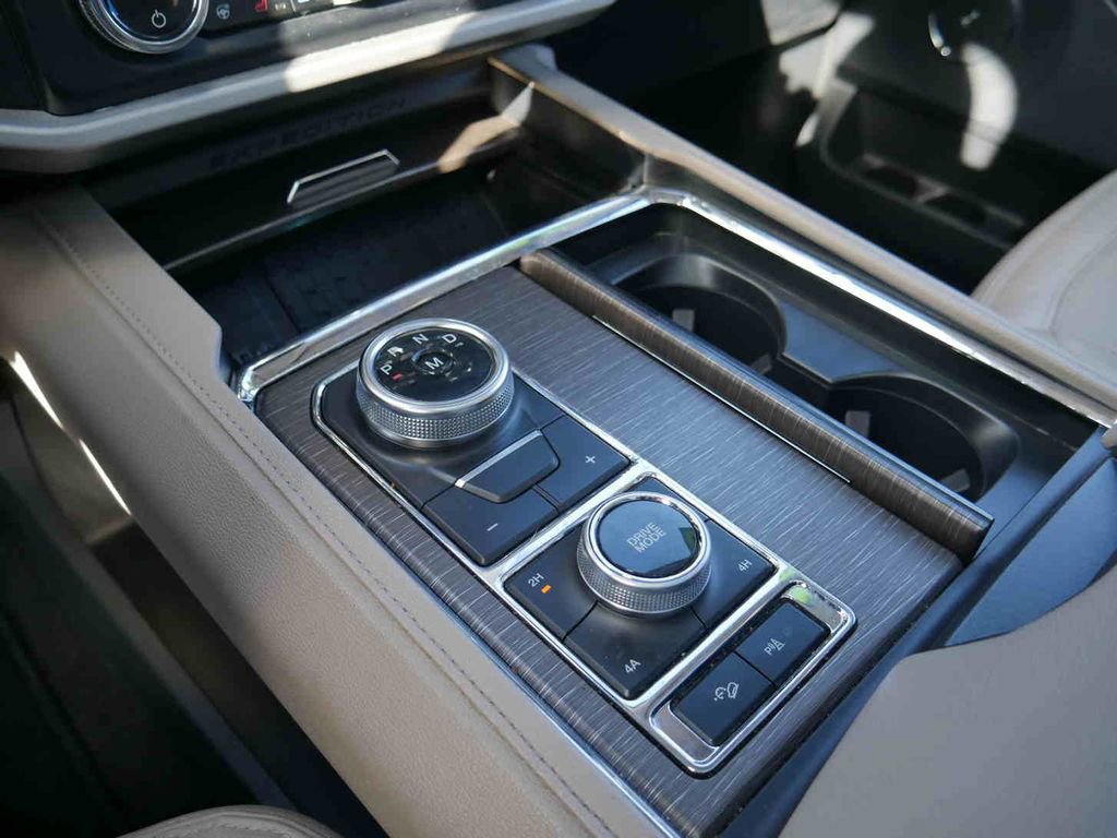 Used 2023 Ford Expedition Max Limited image 33