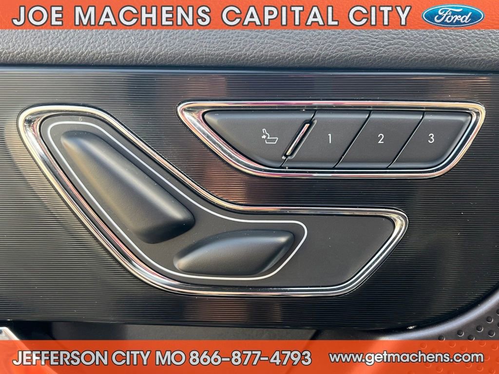 Used 2025 Lincoln Corsair Grand Touring w/ Jet Appearance Package image 20