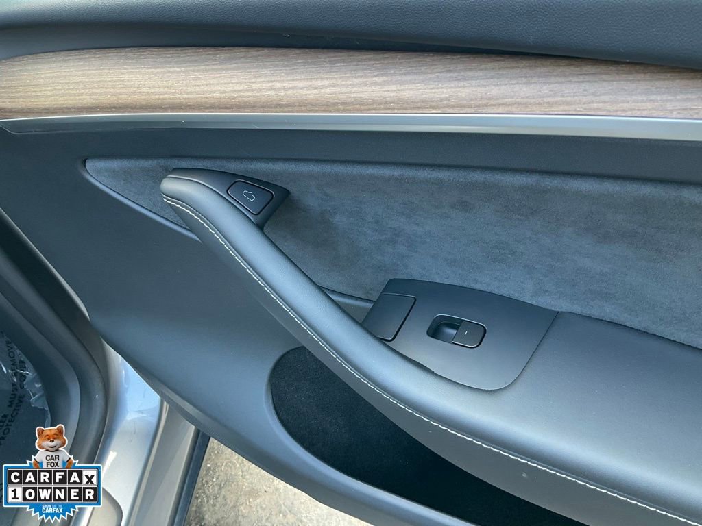 Used 2025 Tesla Model Y Long Range AWD/4WD image 71