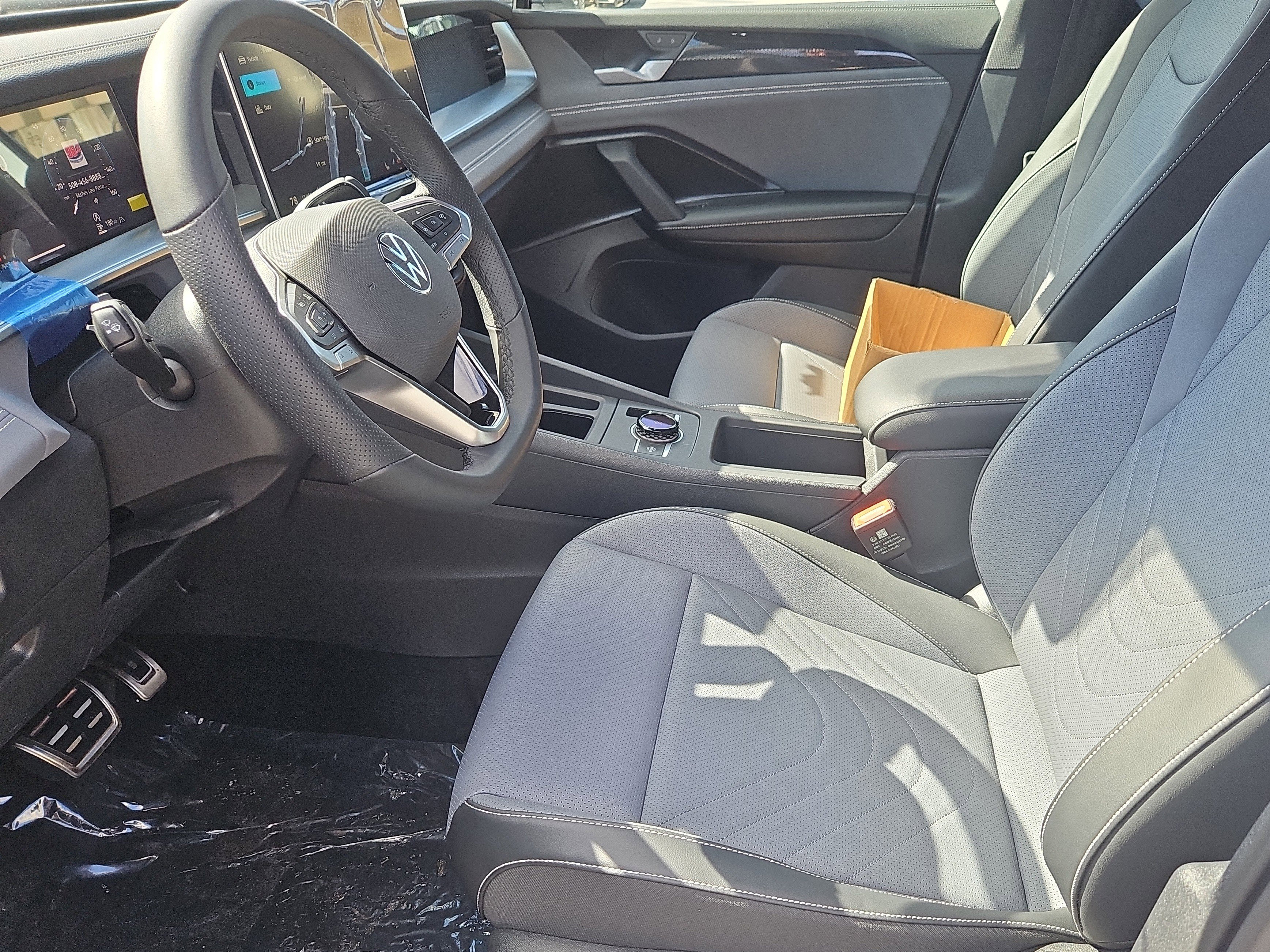 New 2026 Volkswagen Tiguan SE R-Line image 17