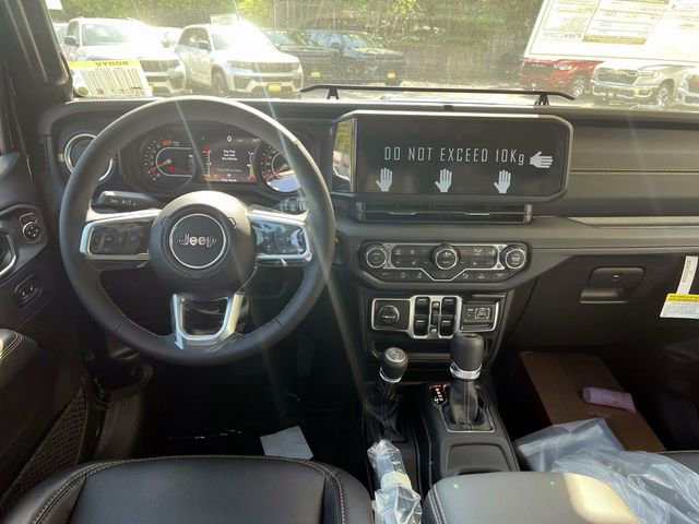 New 2026 Jeep Wrangler Unlimited Sahara AWD/4WD image 4