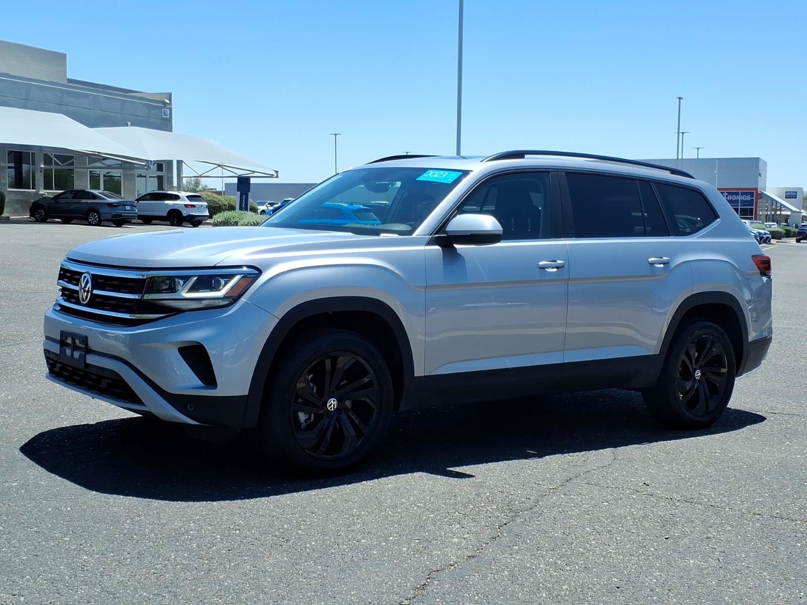 Certified 2023 Volkswagen Atlas SE w/ Panoramic Sunroof Package AWD/4WD image 3