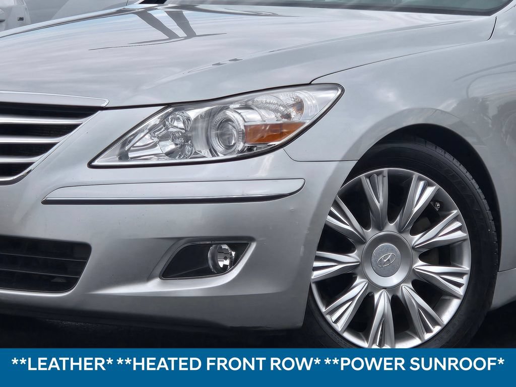Used 2009 Hyundai Genesis 3.8 w/ Premium Plus Pkg 3 RWD image 2