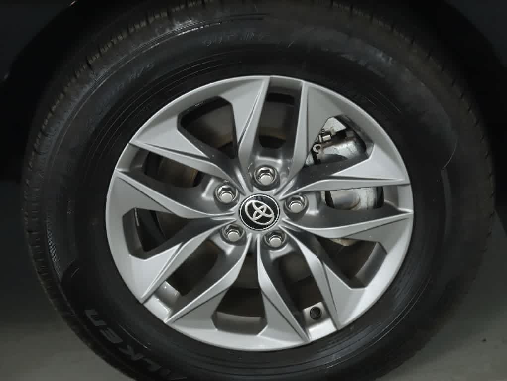 Certified 2026 Toyota Sienna LE AWD/4WD image 10