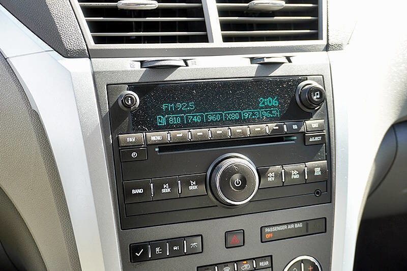 Used 2012 Chevrolet Traverse LT image 27