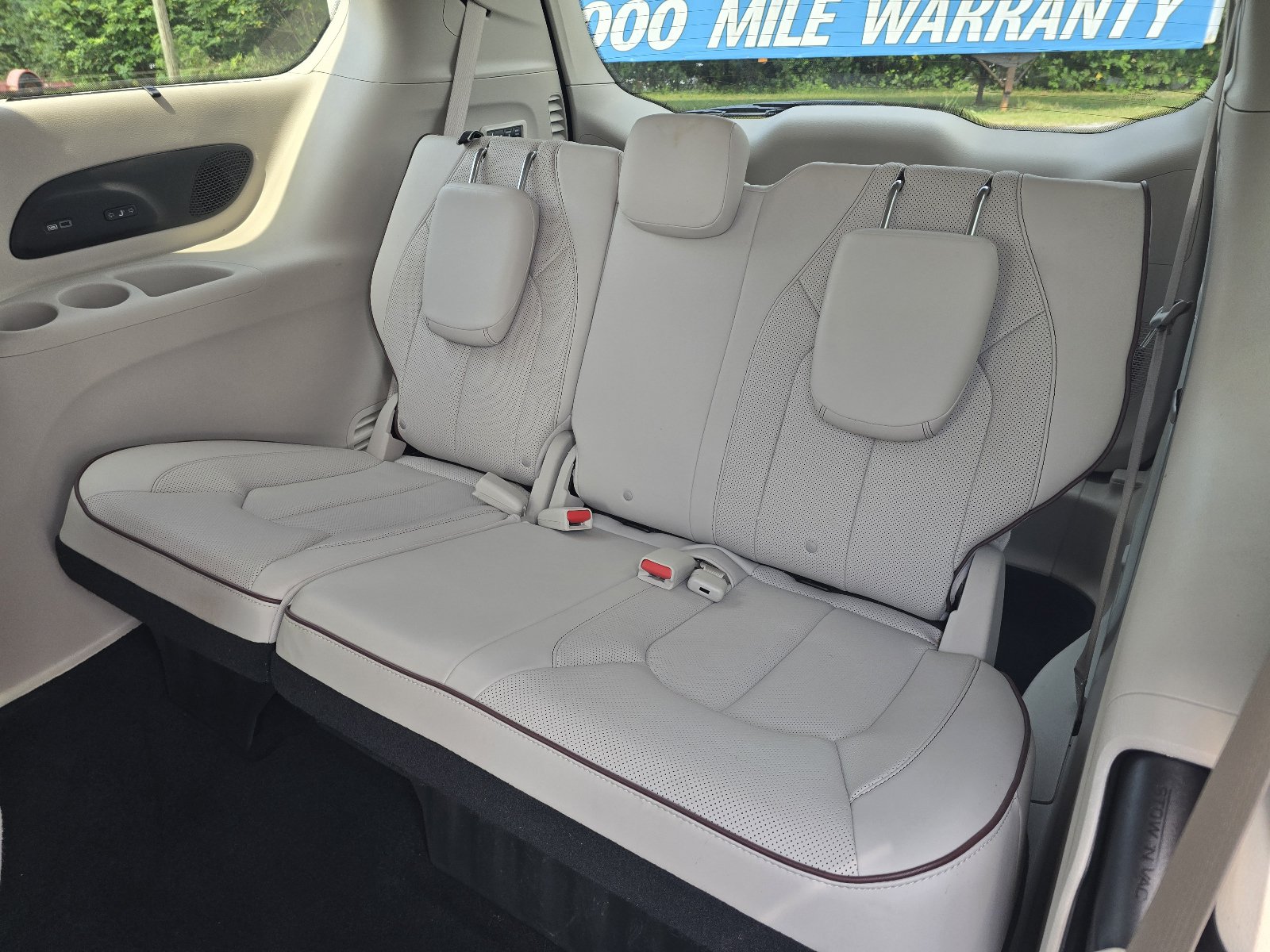 Used 2020 Chrysler Pacifica Limited w/ Advanced Safetytec Group FWD image 11