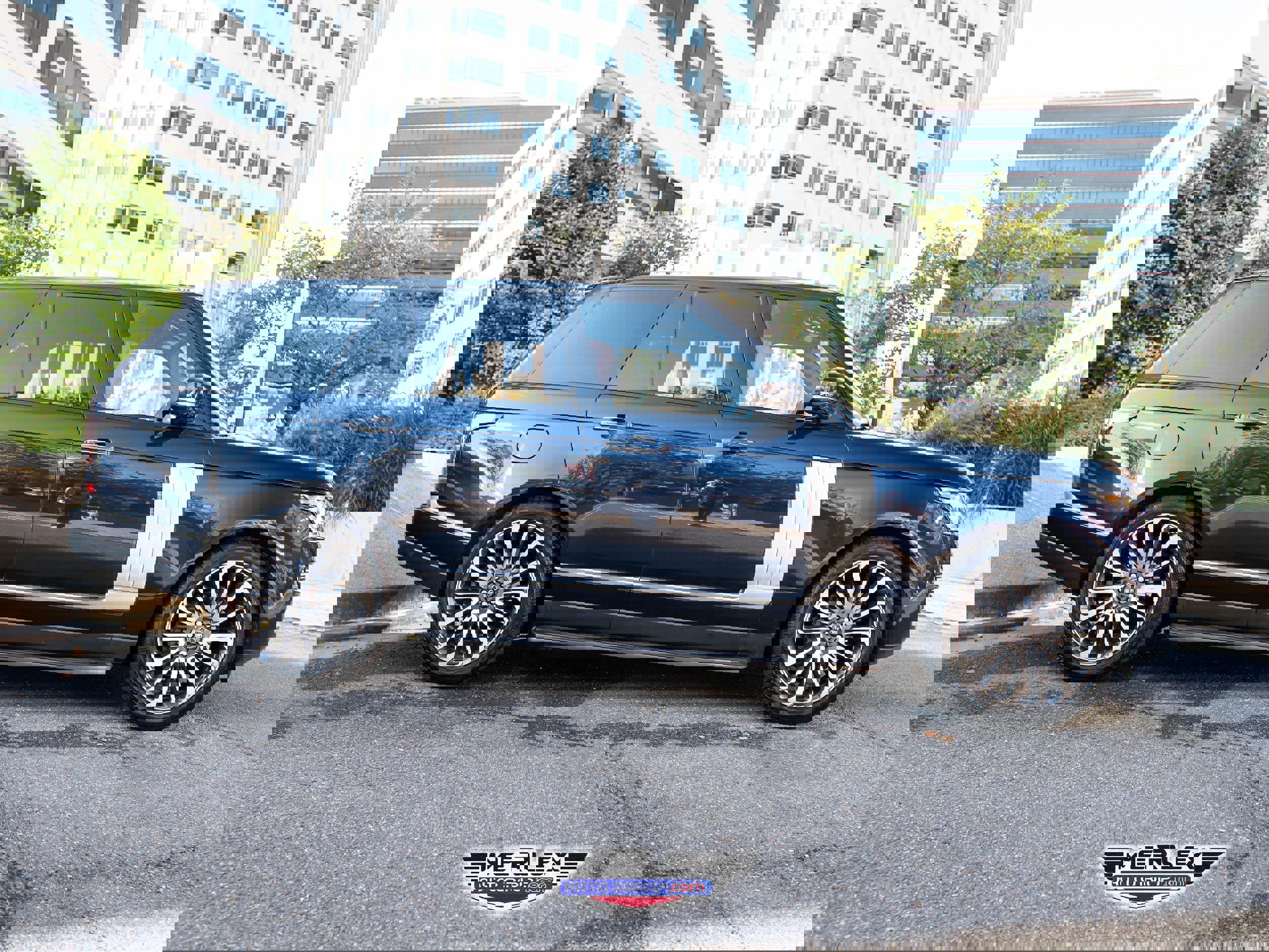 Used 2017 Land Rover Range Rover Autobiography image 8