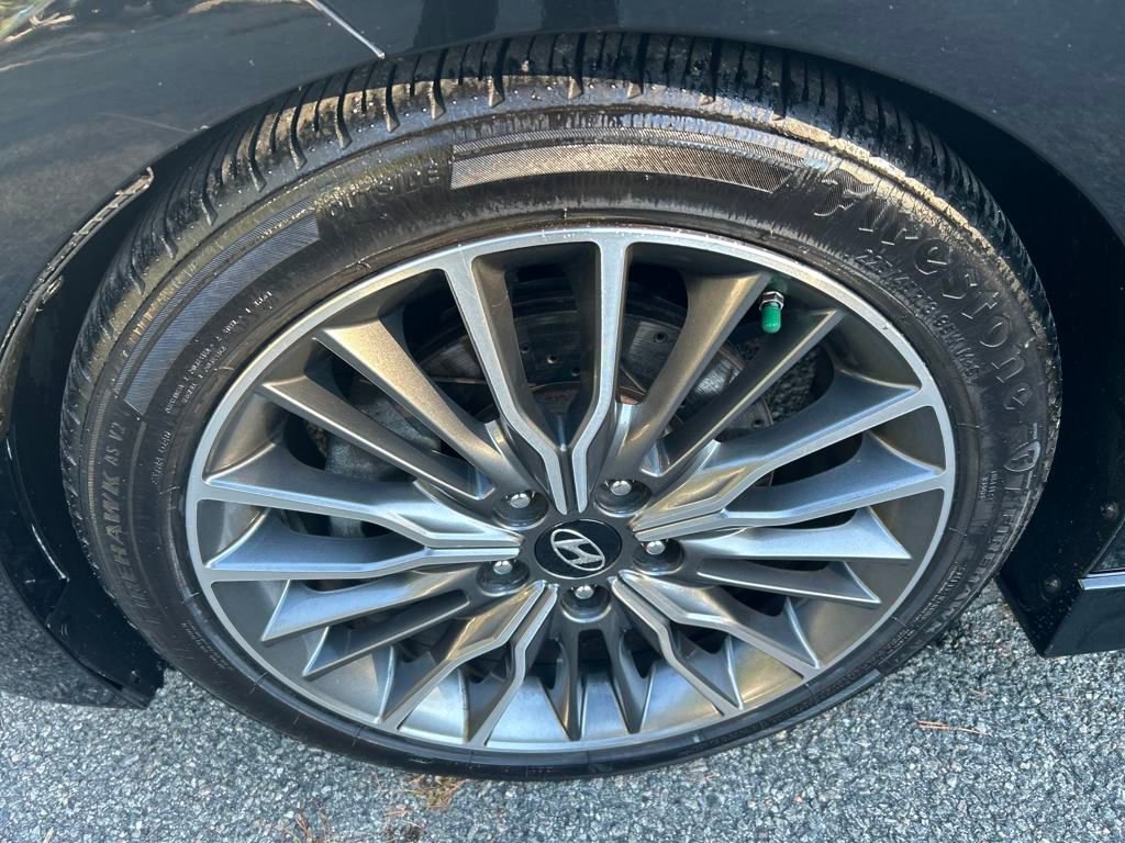 Used 2017 Hyundai Elantra Sport image 17