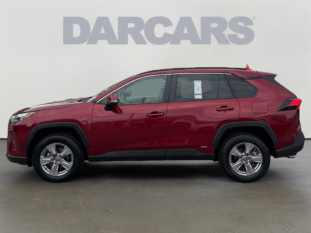 Used 2025 Toyota RAV4 XLE AWD/4WD image 4