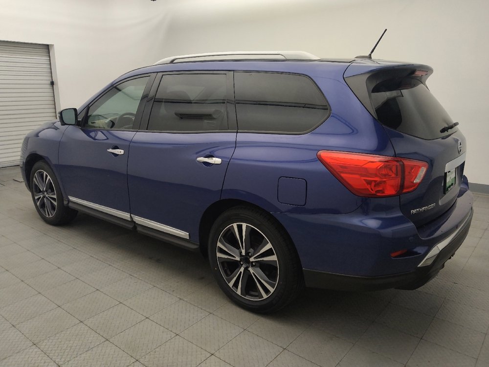 Used 2017 Nissan Pathfinder Platinum image 3