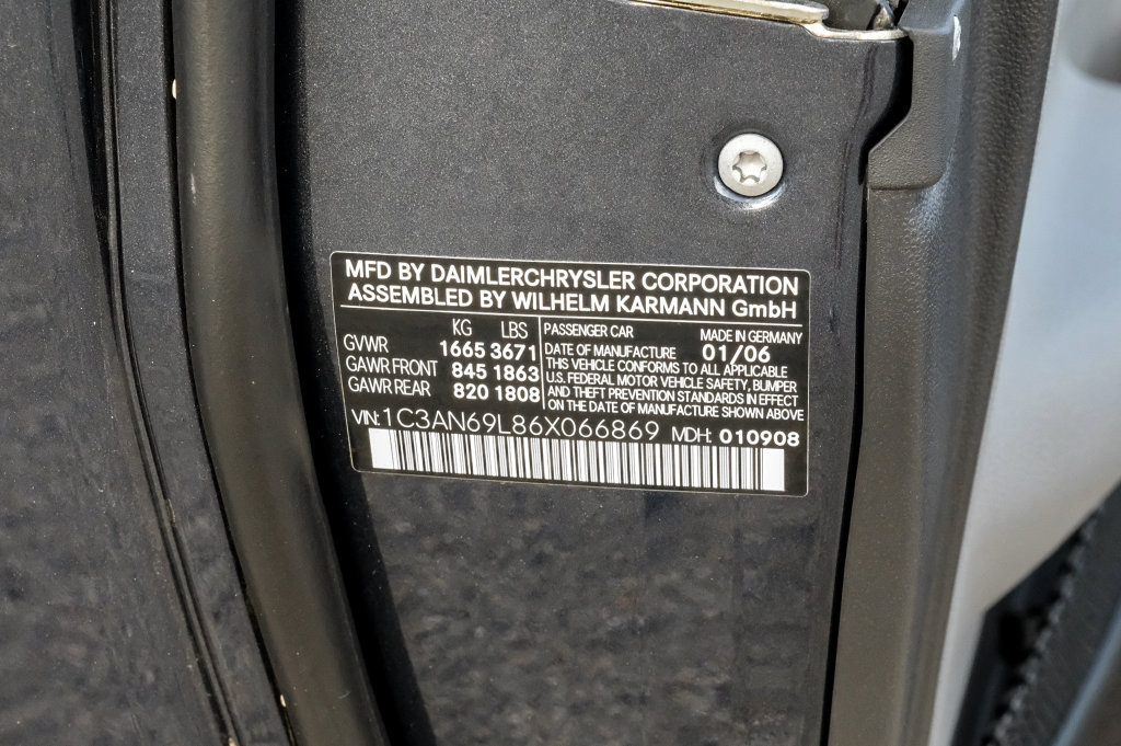 Used 2006 Chrysler Crossfire Limited RWD image 49