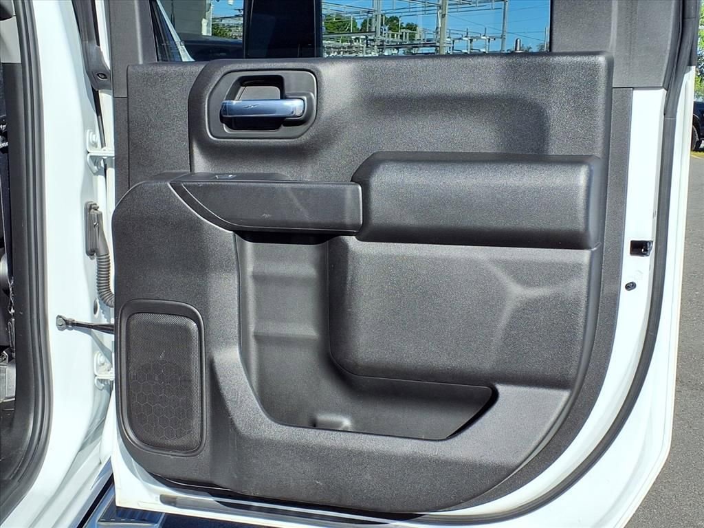 Used 2025 Chevrolet Silverado 3500 W/T image 15