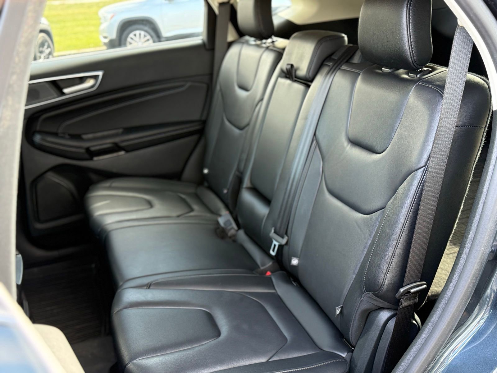 Used 2022 Ford Edge Titanium image 11