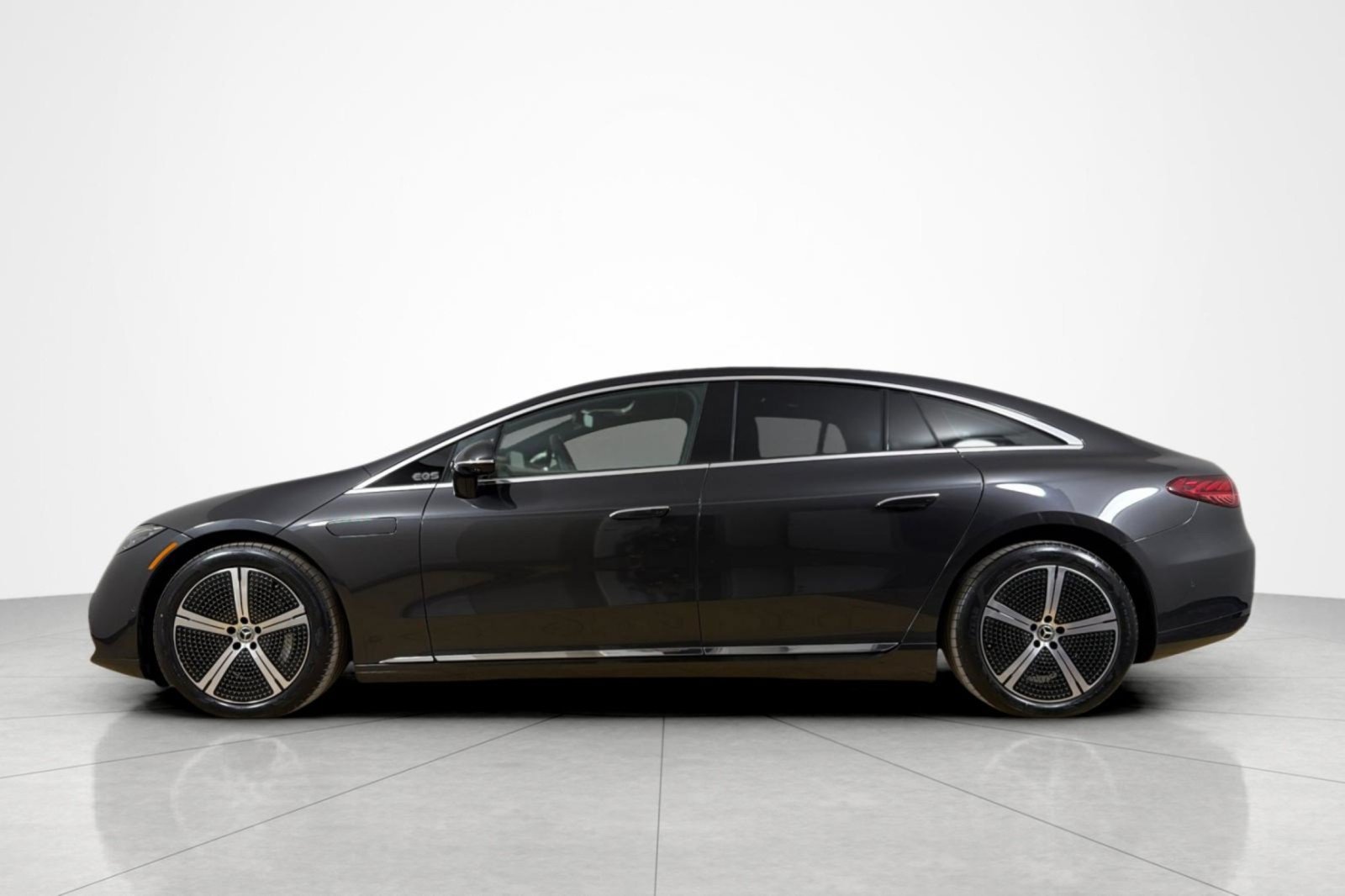 Used 2023 Mercedes-Benz EQS 450+ Sedan image 2