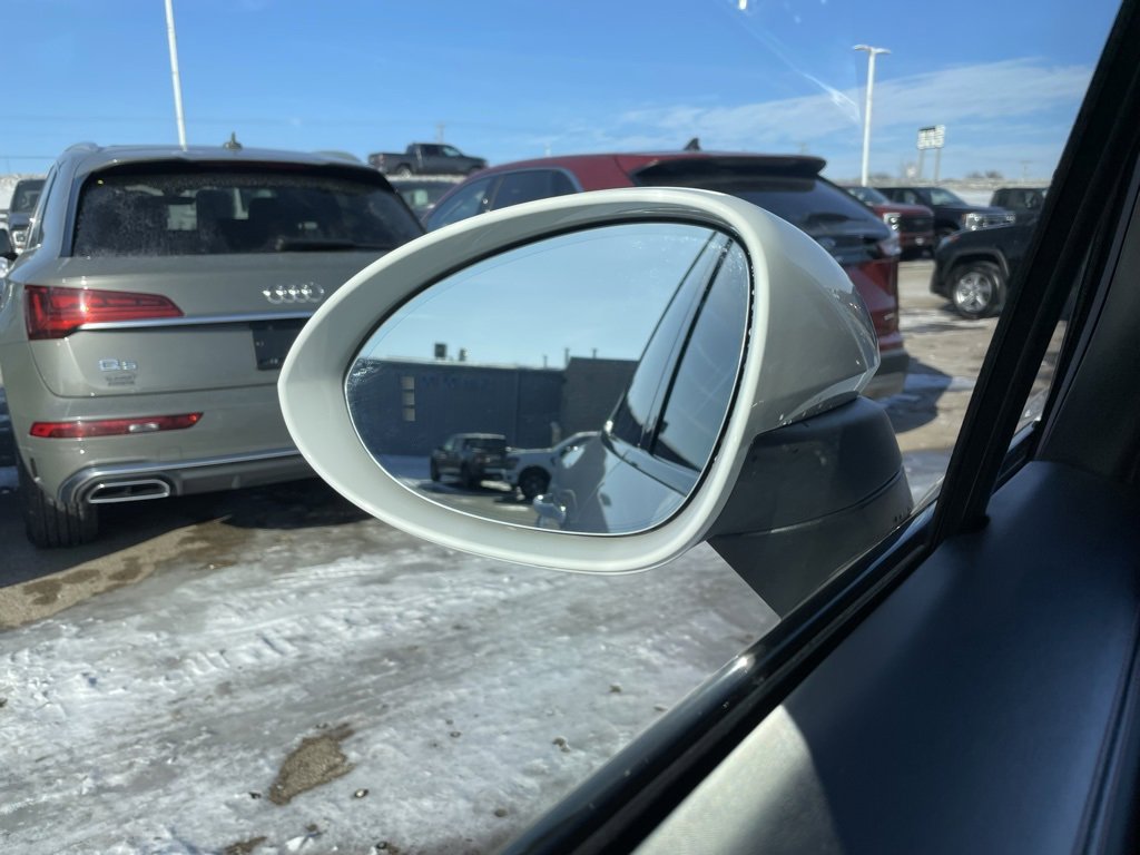 Used 2021 Porsche Cayenne Base image 47