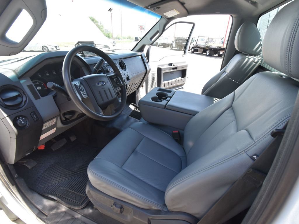 Used 2014 Ford F550 4x4 Regular Cab Super Duty image 29
