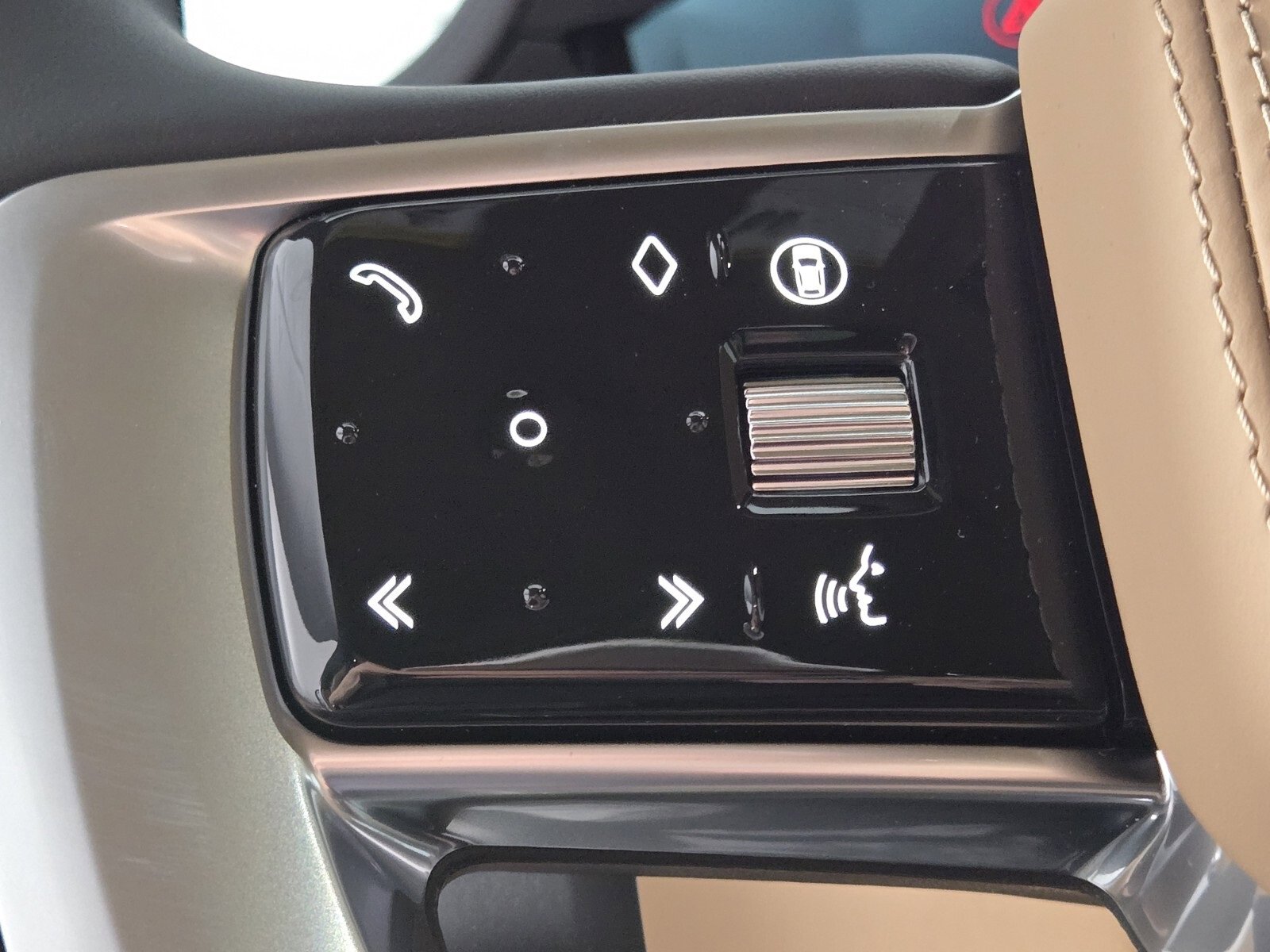 New 2025 Land Rover Range Rover SE image 25