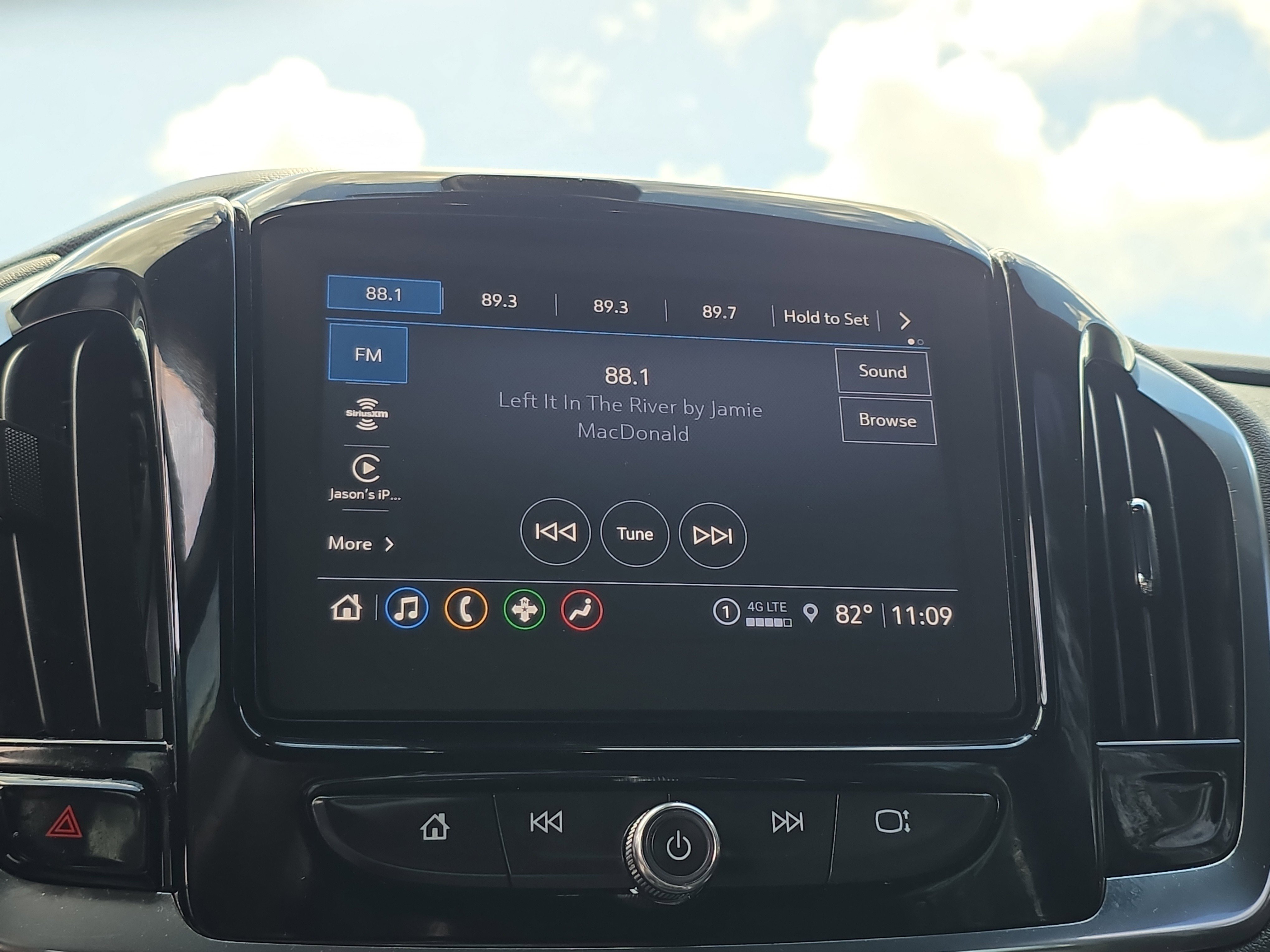 Used 2023 Chevrolet Traverse LT FWD image 28