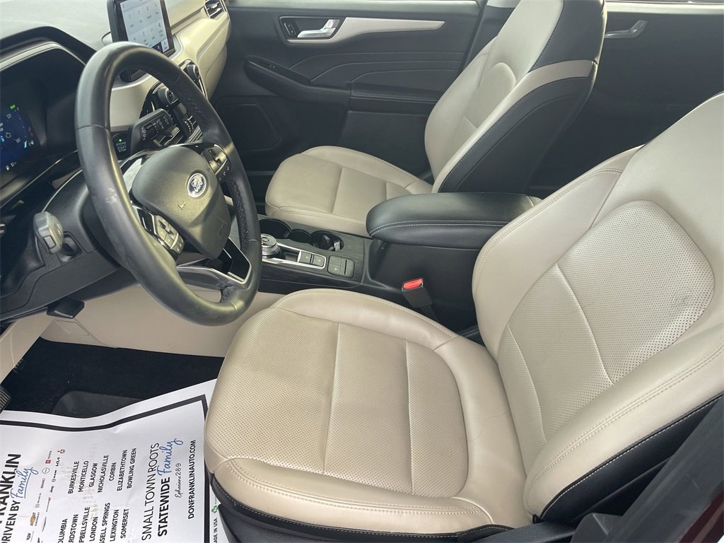 Used 2021 Ford Escape SEL w/ Technology Package image 17